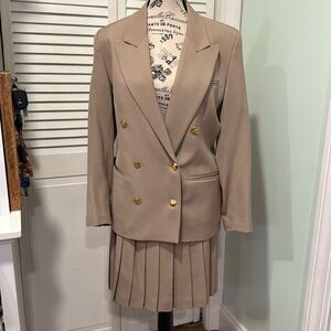 Austin Reed Worsted Wool Suit. Size 10